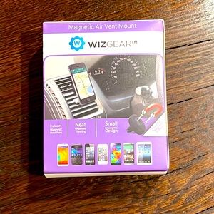 Magnetic air vent mount